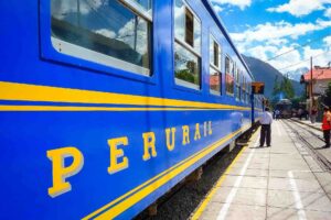 Peru, Machu Picchu, med tåg
