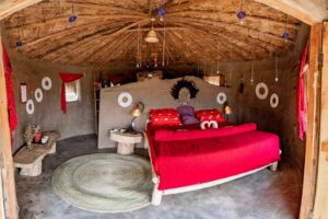 Osiligi-Lai Masai Lodge | Kenzan Travel Tanzania, Osiligi_Lai Masai Lodge, unikt boende med rum/hyddan du bor i