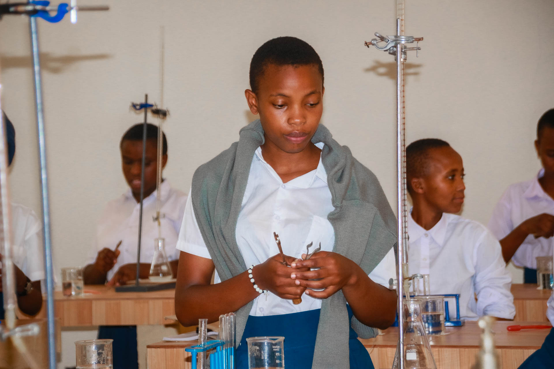Tanzania, Yakini School