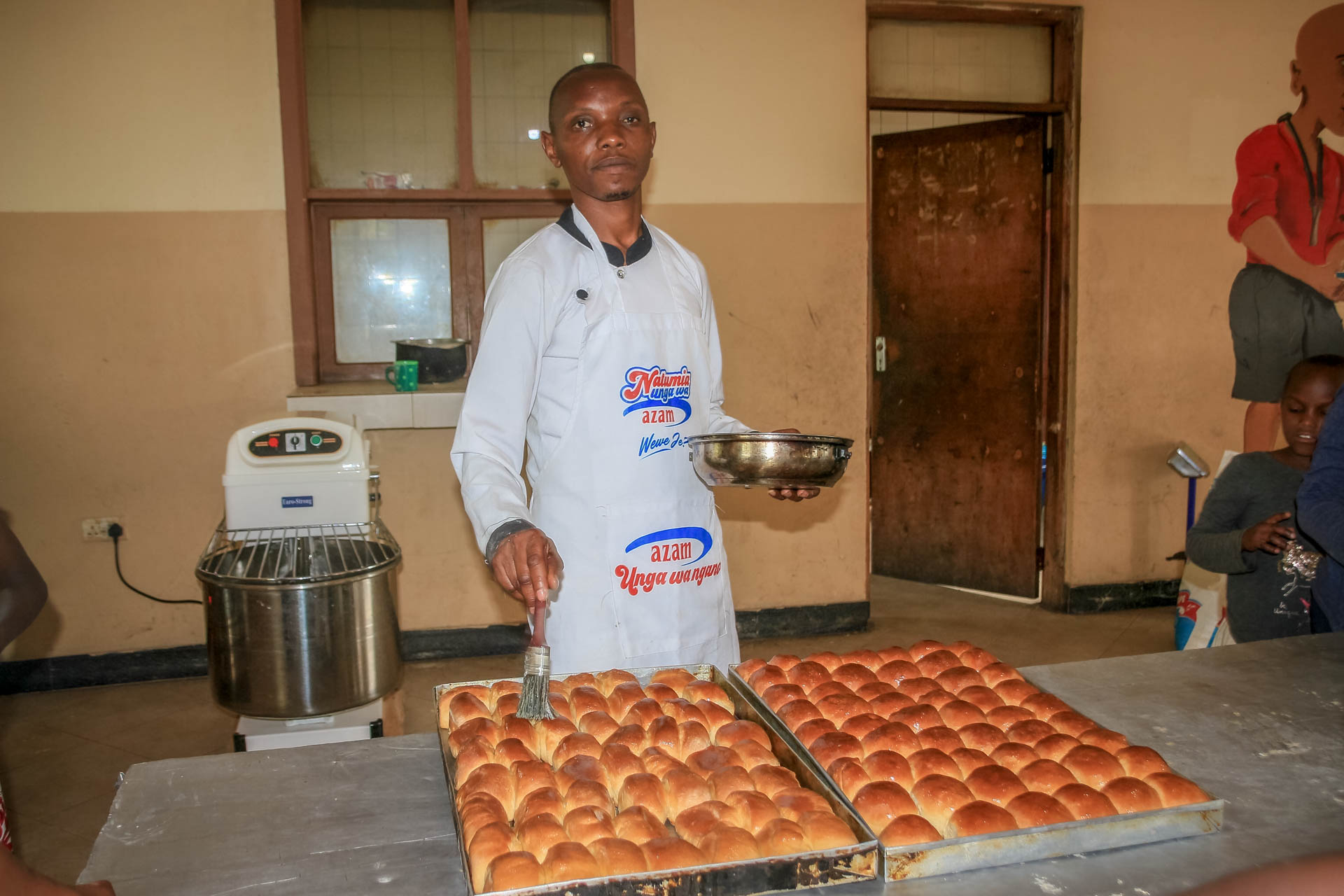 Barnhem Tanzania bageri, sponsring