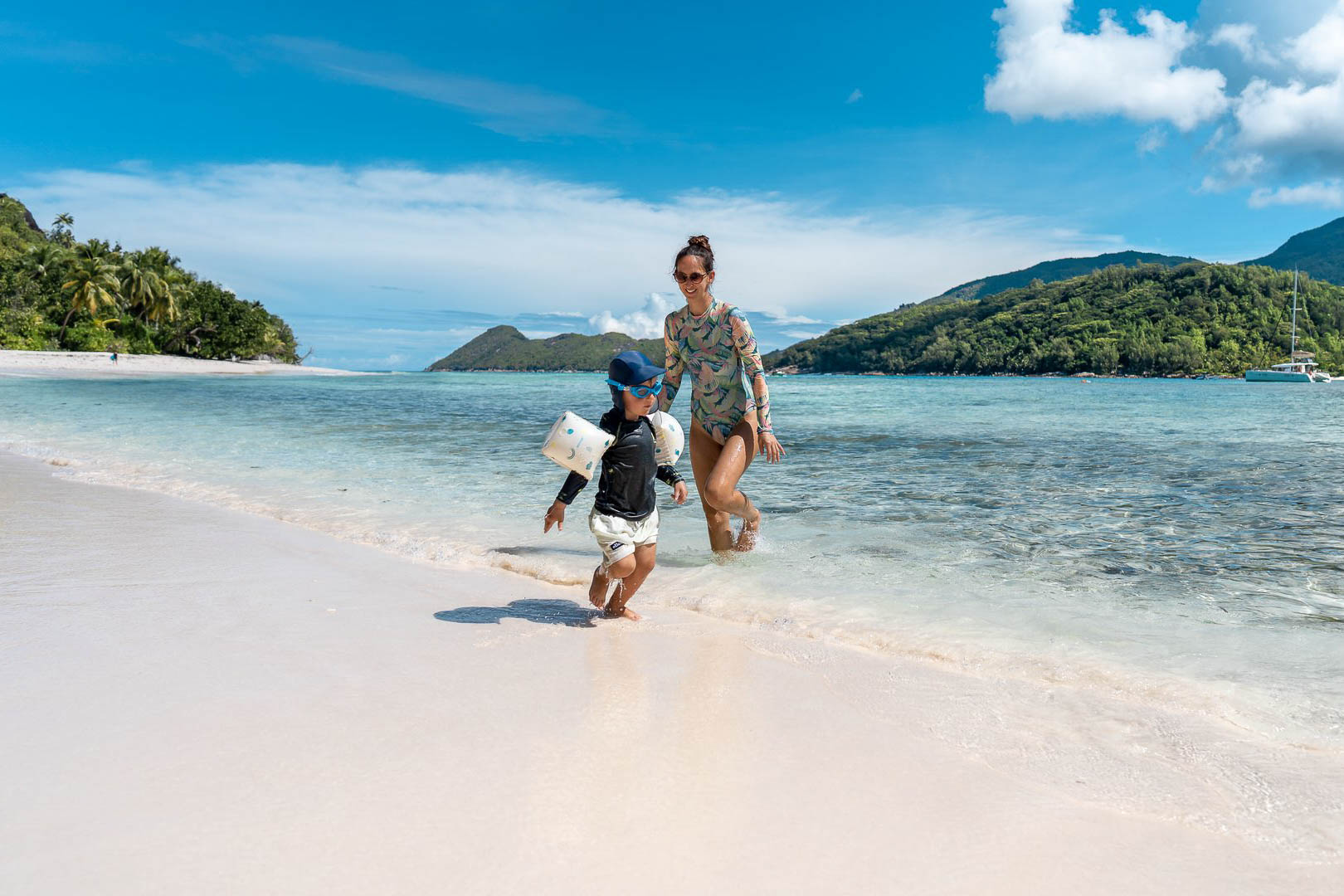 Seychellerna med barn-2 | Kenzan Travel Seychellerna med barn – den kompletta guiden till familjevänliga stränder, aktiviteter och boenden