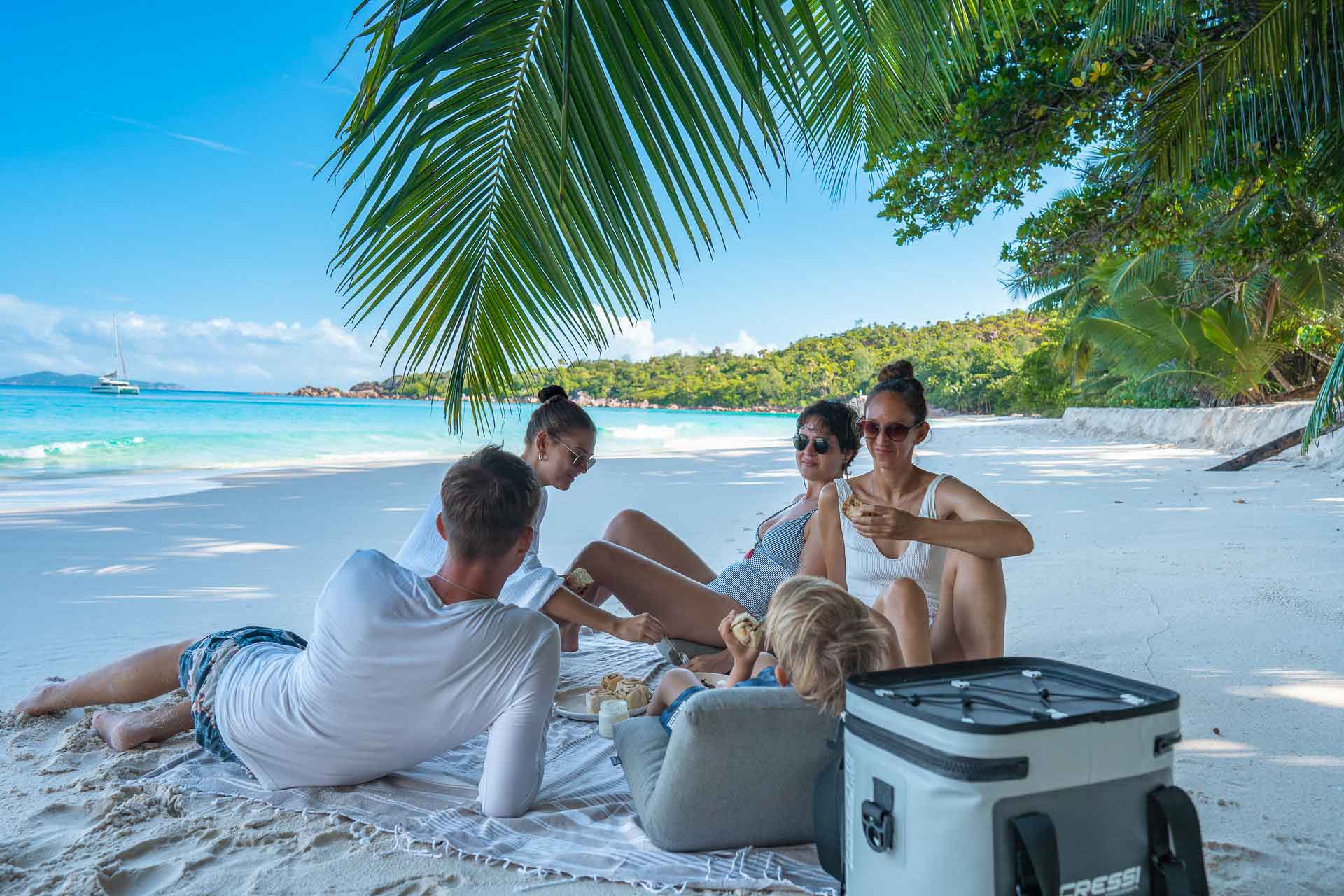 Seychellerna med barn-4 | Kenzan Travel Seychellerna med barn – den kompletta guiden till familjevänliga stränder, aktiviteter och boenden