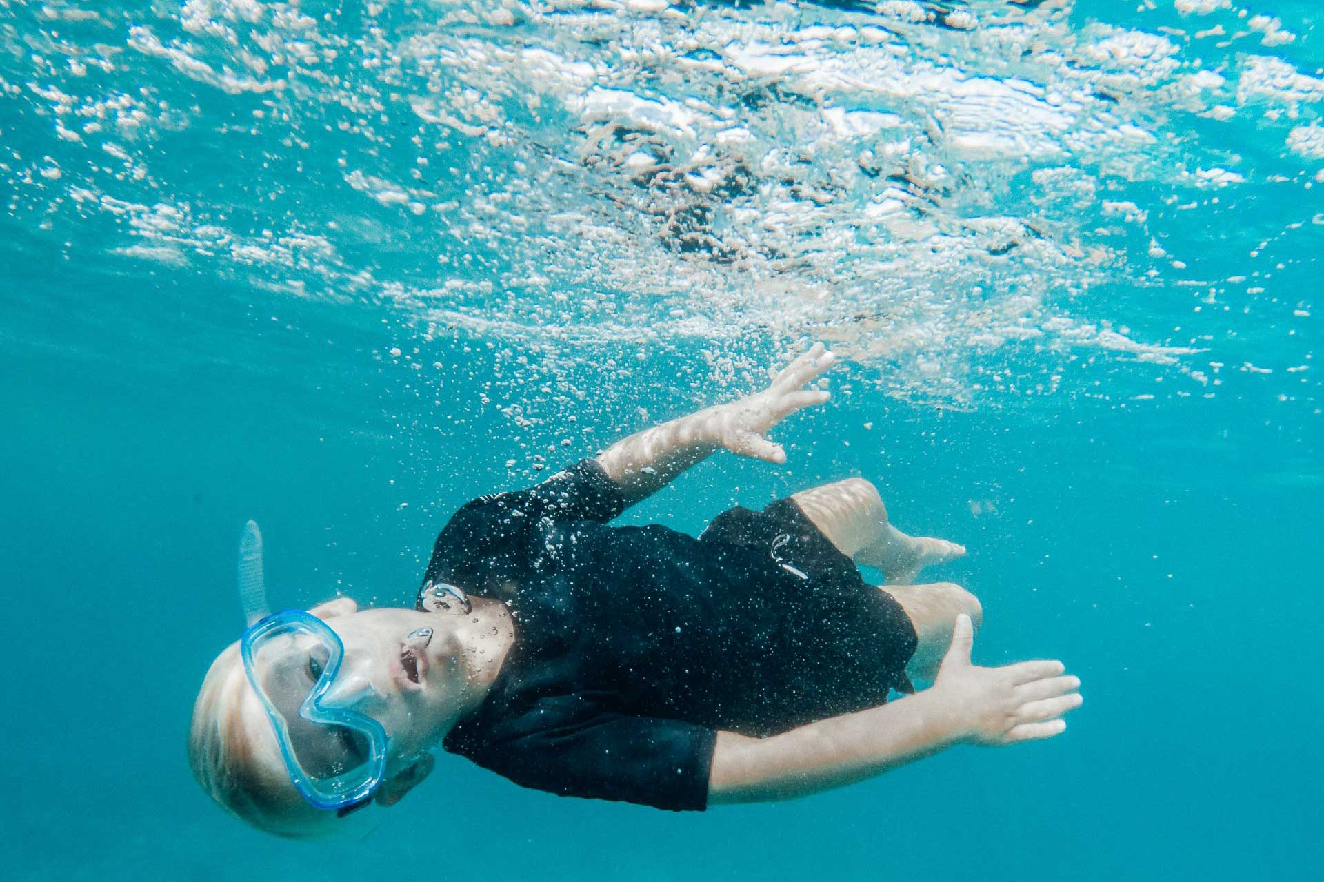 Seychellerna med barn-7 | Kenzan Travel Seychellerna med barn – den kompletta guiden till familjevänliga stränder, aktiviteter och boenden