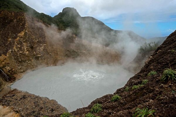 Dominica, Boiling Lake, att göra