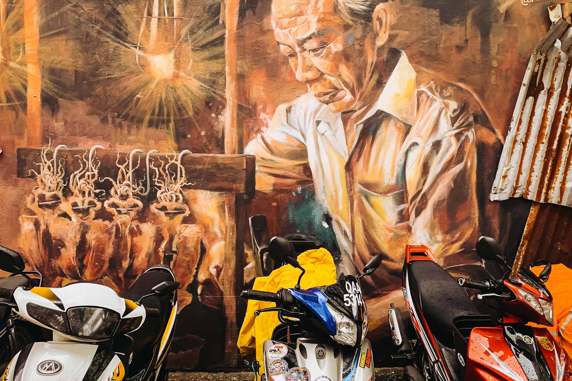 Borneo, Kuching, på cykel, street art
