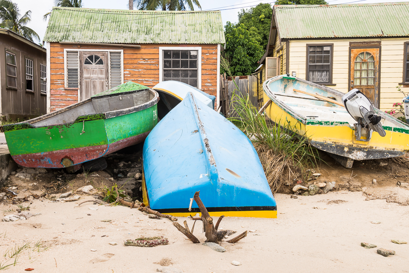 Båtar och hus från Six Mens Bay Barbados